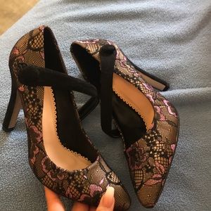 Shoe dazzle heels !